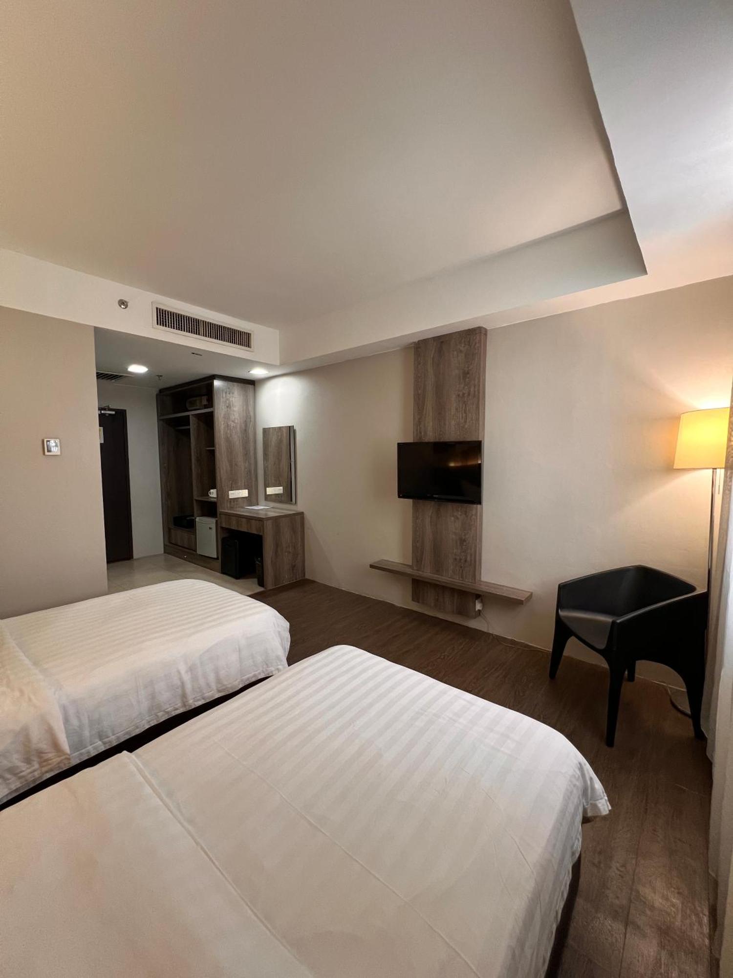 Ajang Hotel Miri Exteriér fotografie