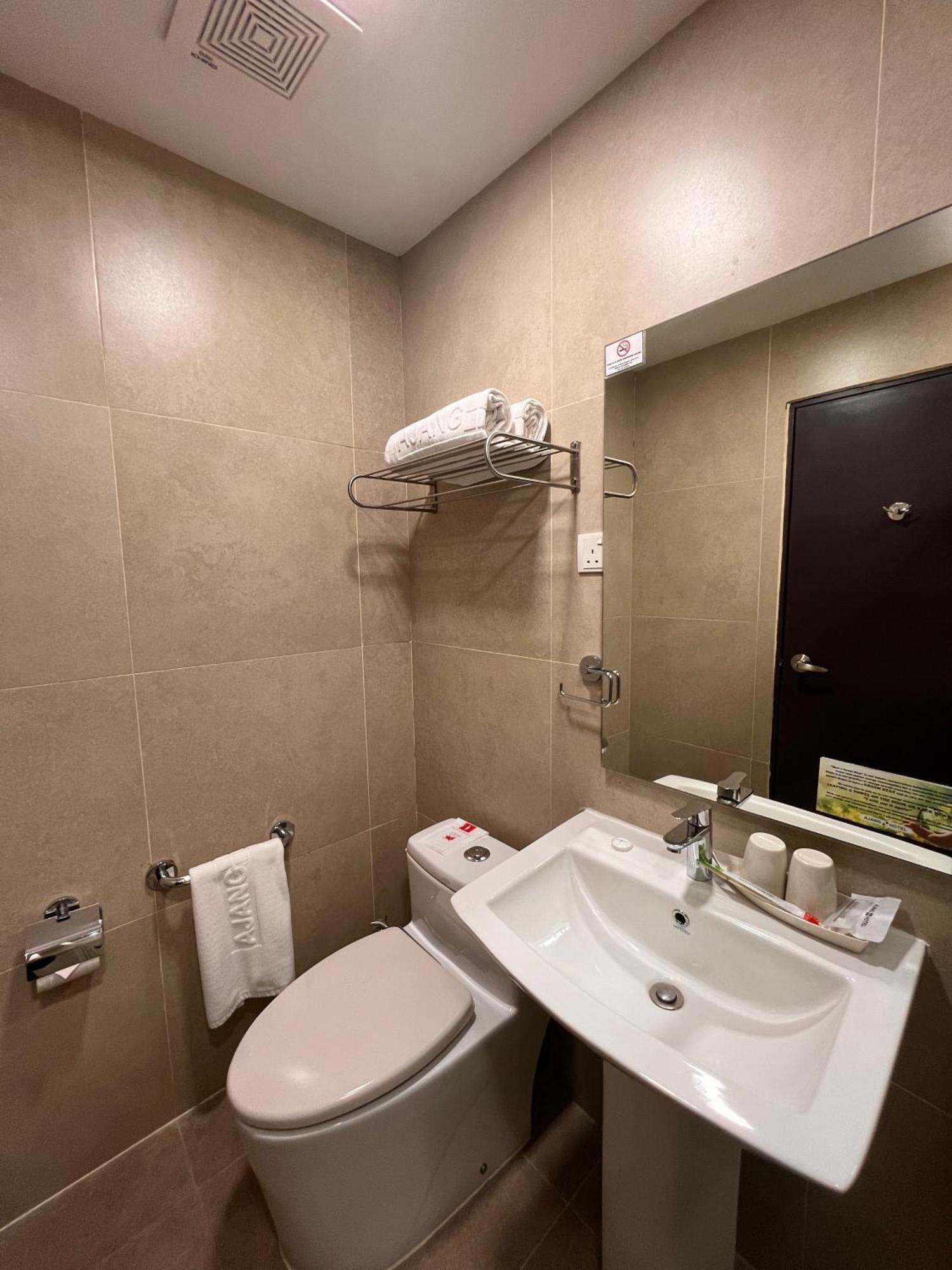 Ajang Hotel Miri Exteriér fotografie
