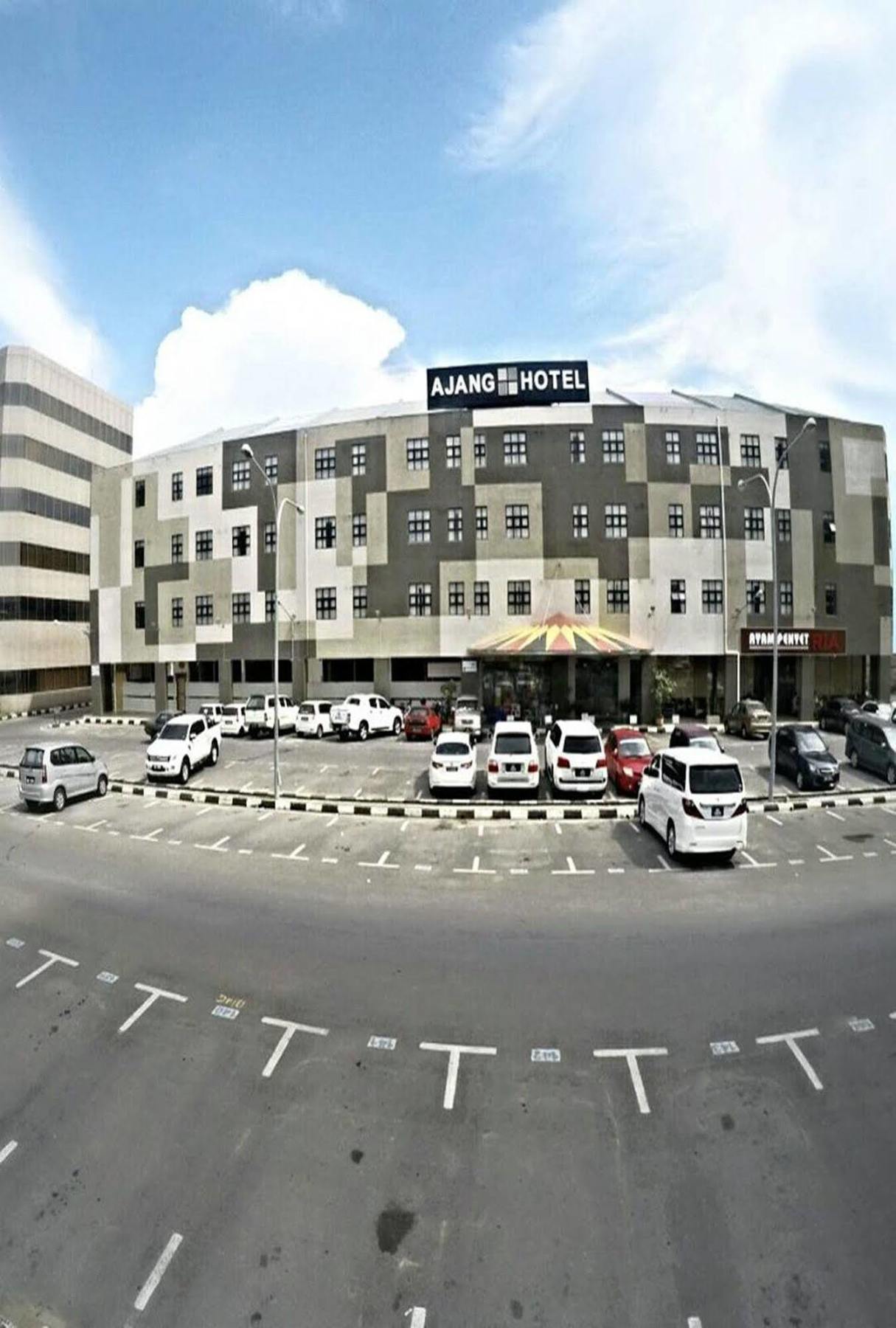 Ajang Hotel Miri Exteriér fotografie